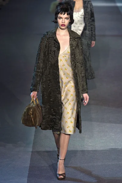 Look 3